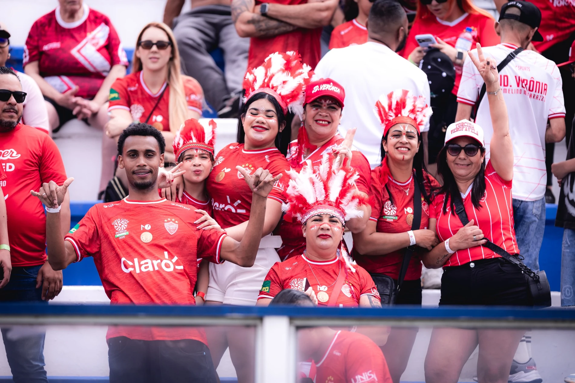 Torcida do Jardim Verônia na Final. Registro geral da competição; não comprova entrega Umbro.