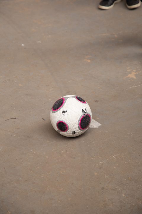 Detalhe da bola Umbro no espaço de interação Viva o Jogo na Grande Final da SCP 2026.